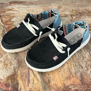 Super Cute Hey Dude Women's Wendy Boho Size 6 Shoes!